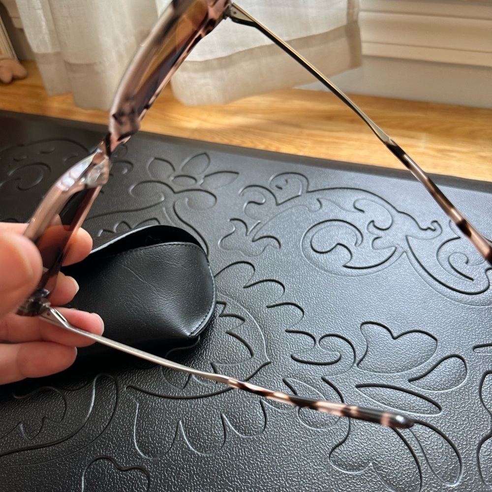 Diff Eyewear Becky Tortoise Shell Sunglasses - Picture 3 of 16